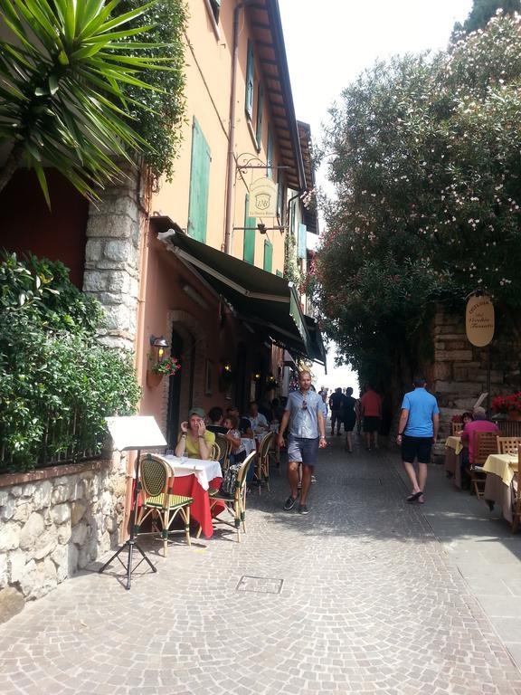 Appartamenti Corneliani II Σιρμιόνε Δωμάτιο φωτογραφία